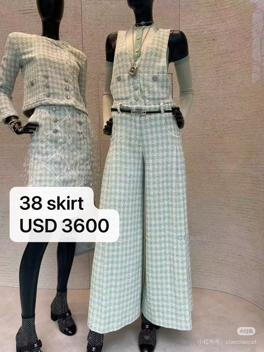 Green skirt 38 with shipping