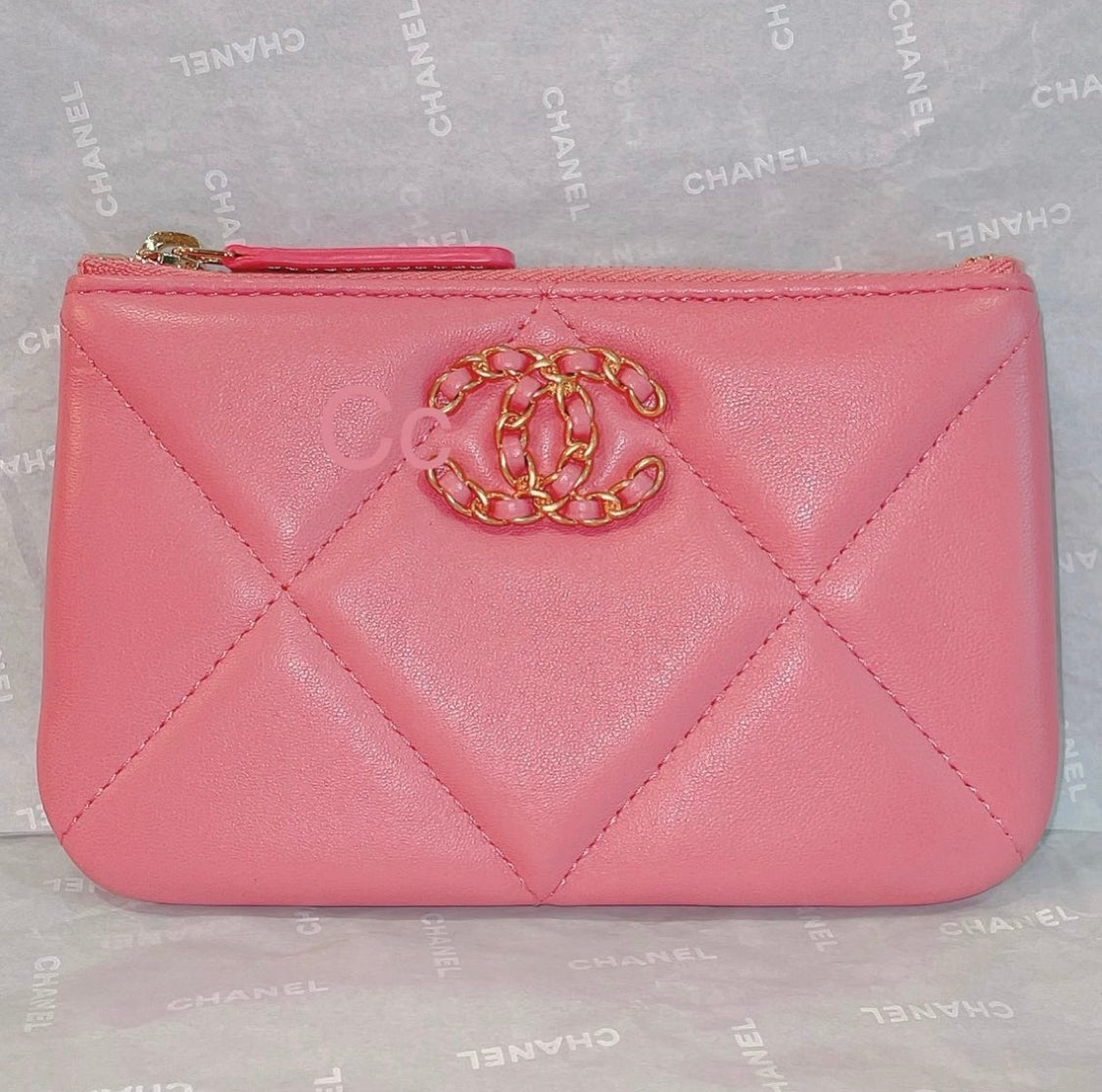 Chanel 19 mini o case